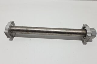 Ax roata spate KTM 690 Duke 2012-2015