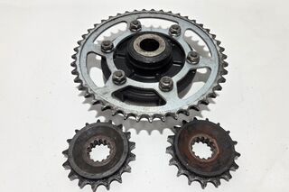 Pinion spate ,port pinion , 2X pinioane fata Yamaha R1 2007-2008