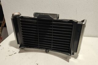 Radiator cu grila si carene laterale  Yamaha FZ6 2004-2007