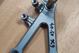 Suport scarita stanga Kawasaki ZX6r 636 2003-2004