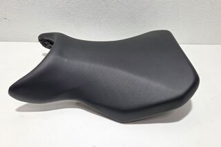 Sa pilot Suzuki GSR 750