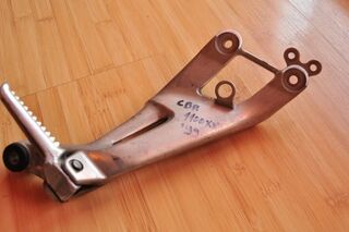 Scarita pasager dreapta Honda CBR1100XX