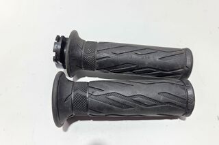 Mansoane originale cu tub acceleratie Suzuki Hayabusa 1300 2008-2012