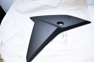 Carena dreapta laterala Yamaha MT-09 Tracer 2015-2017