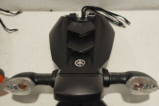 Suport numar original cu semnalizari Yamaha Xj6 Diversion