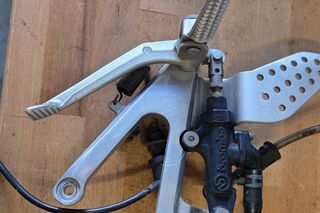 Scarita partea dreapta Yamaha R1 2002-2003