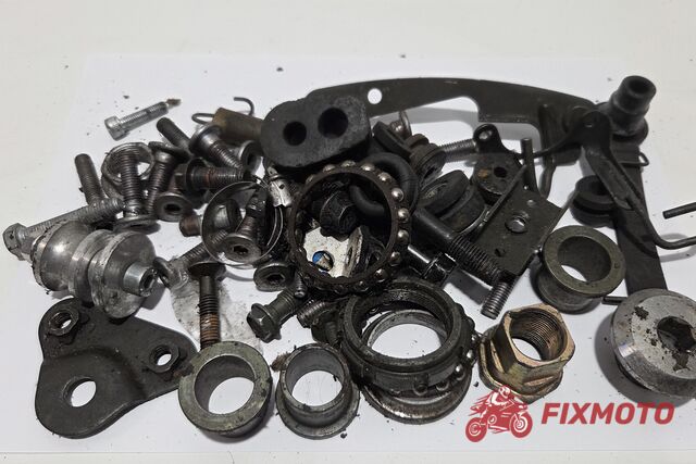 Suporti/bucse/suruburi diverse Kawasaki Z750 2004-2006