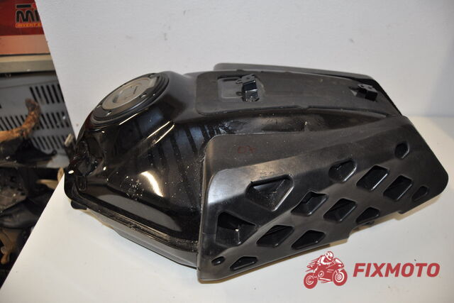 Rezervor  Yamaha XSR700