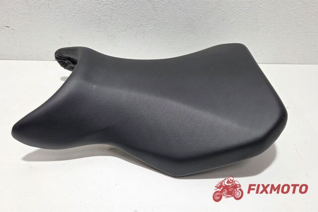 Sa pilot Suzuki GSR 750