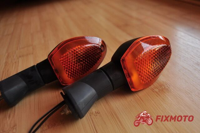 Semnalizare Suzuki GSR 750