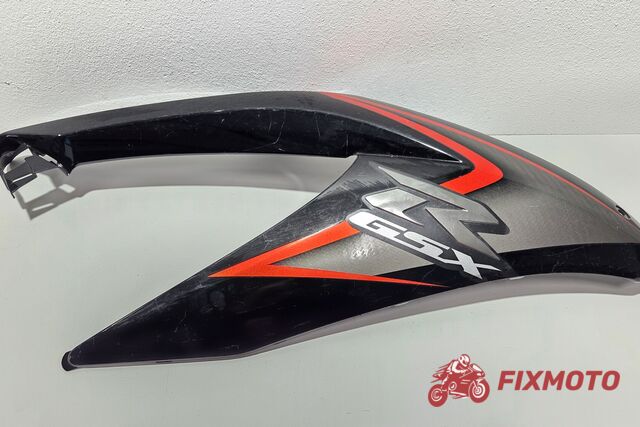 Carena superioara dreapta  Suzuki GSXR 600 /750 K8-L0