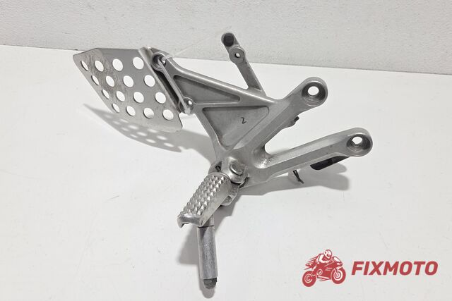 Scarita dreapta cu suport Honda CBR1000RR 2004-2007
