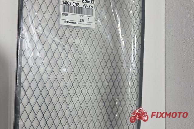 Grila radiator originala Kawasaki Z900RS 18-20