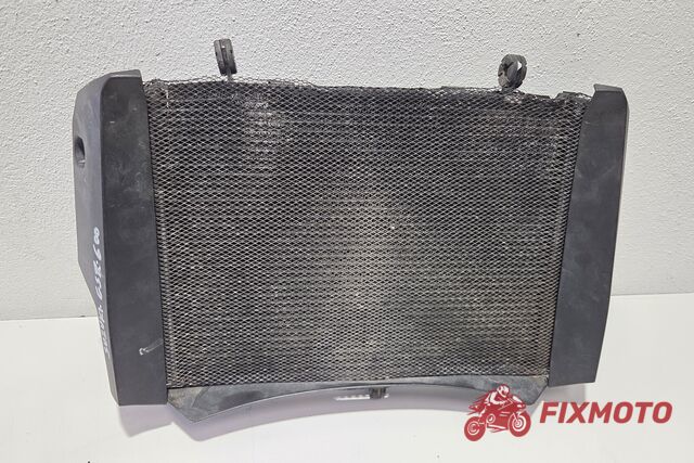 Radiator  Suzuki GSR600  cu defecte usoare