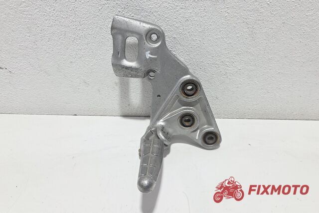 Scarita dreapta cu suport Suzuki Hayabusa GSX-R 1300 1999-2007