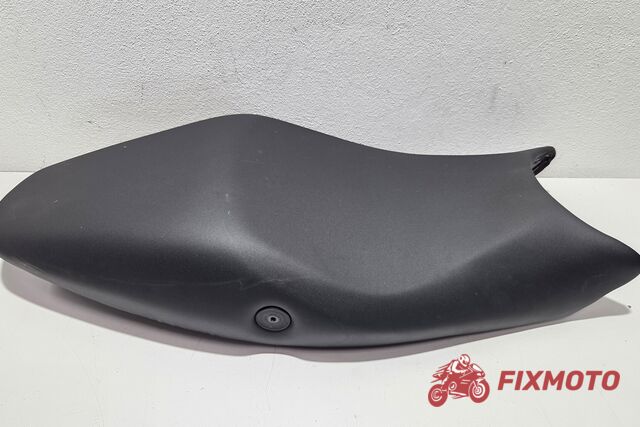 Sa originala Ducati Monster 696