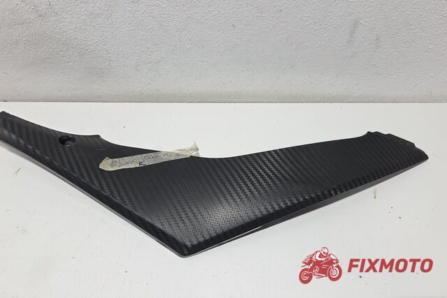 Carena ornament rezervor dreapta Suzuki GSX-R 1000 K7 K8 (2007-2008)