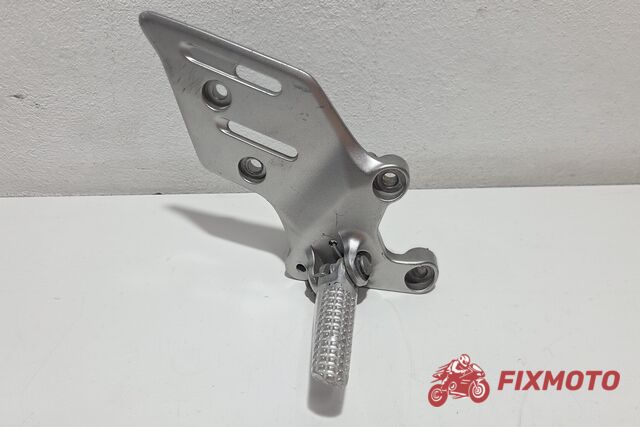 Scarita dreapta cu suport Yamaha MT09 SP 2021-2023