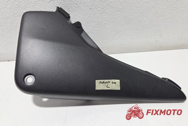 Panel carena sub sezut stanga Honda Hornet 900