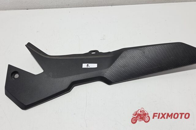 Panel lateral dreapta Honda CB750 Hornet 2023+