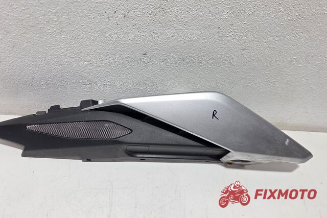 Carena codita dreapta  Yamaha MT09 2017-2020