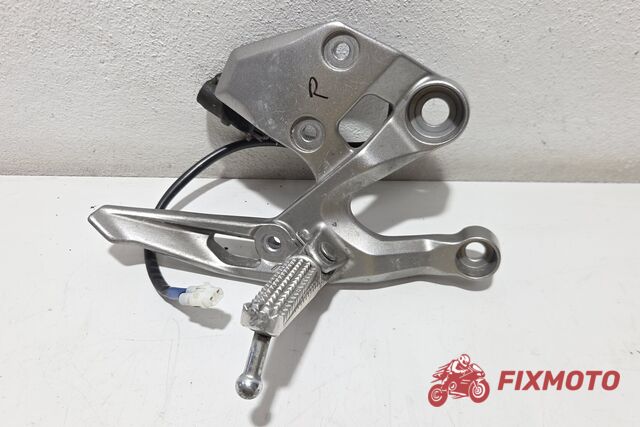 Scarita dreapta cu suport  Yamaha MT09 2017-2020