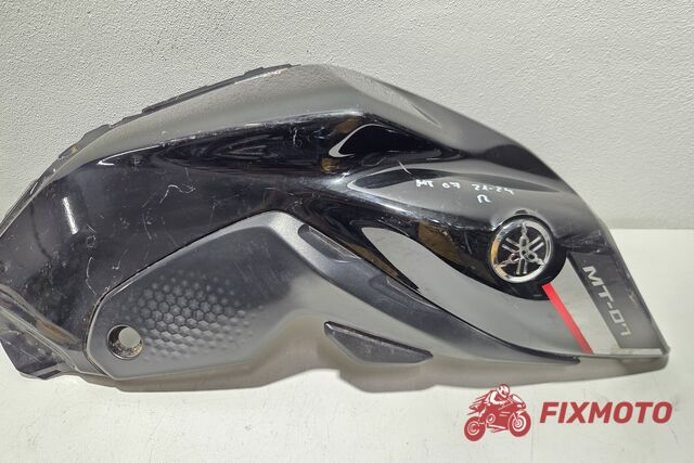 Carena laterala dreapta rezervor Yamaha MT-07 2021-2024