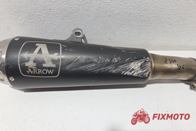 Toba Arrow avariata Kawasaki Z500 2025